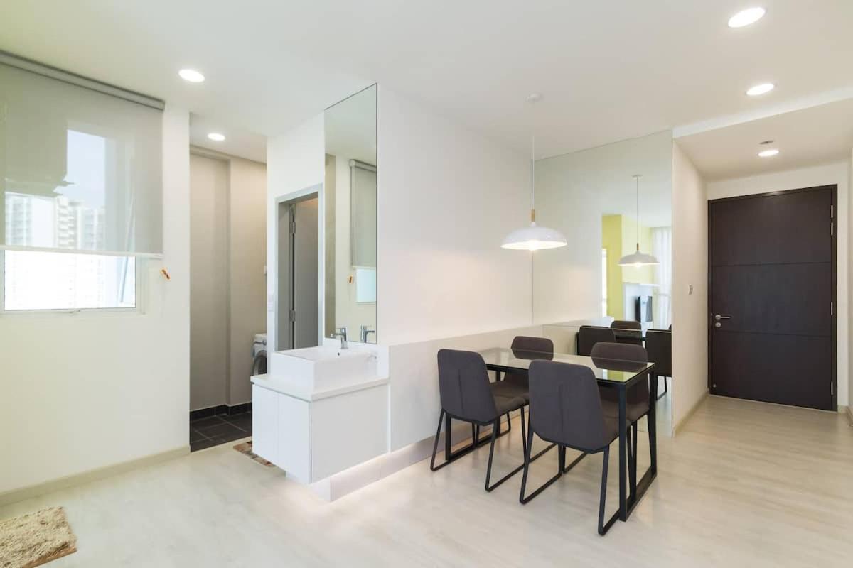 Deluxe And Feel Like A 1, 3-6 Pax ,netflix, Pangsapuri Georgetown