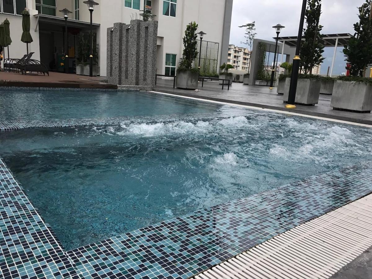 Deluxe And Feel Like A 1, 3-6 Pax ,netflix, Pangsapuri